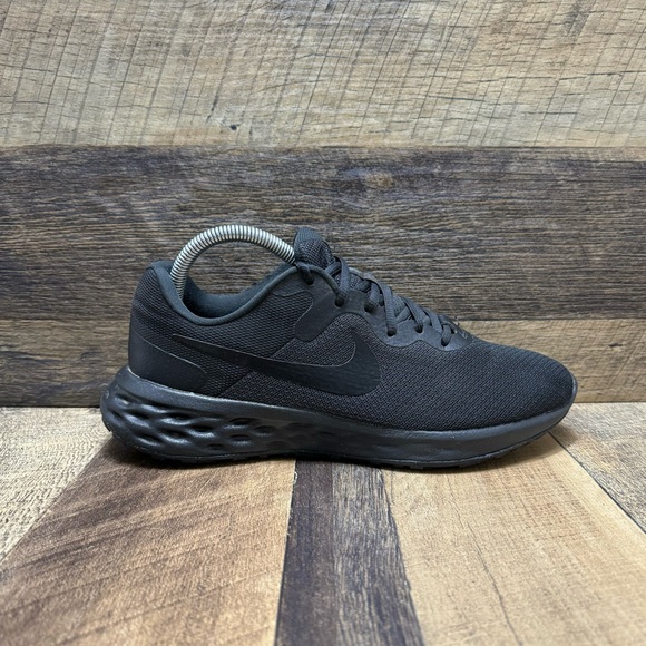 Nike Revolution 6 Black Athletic Running Shoes DC3729-001 Size 9.5 Women / 8 Men - Picture 1 of 11